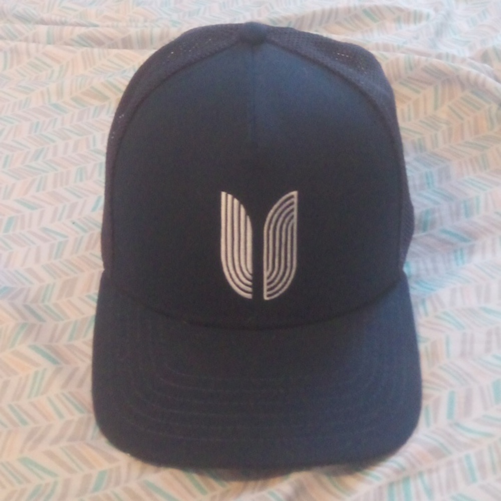 Linksoul trucker hat
